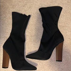 Genetic black heel boots